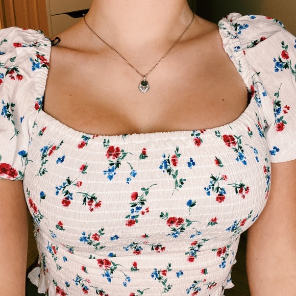Forever 21 Tops - white flowers shoulder top
